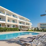 Mabelle Luxury Ocean View Apartment